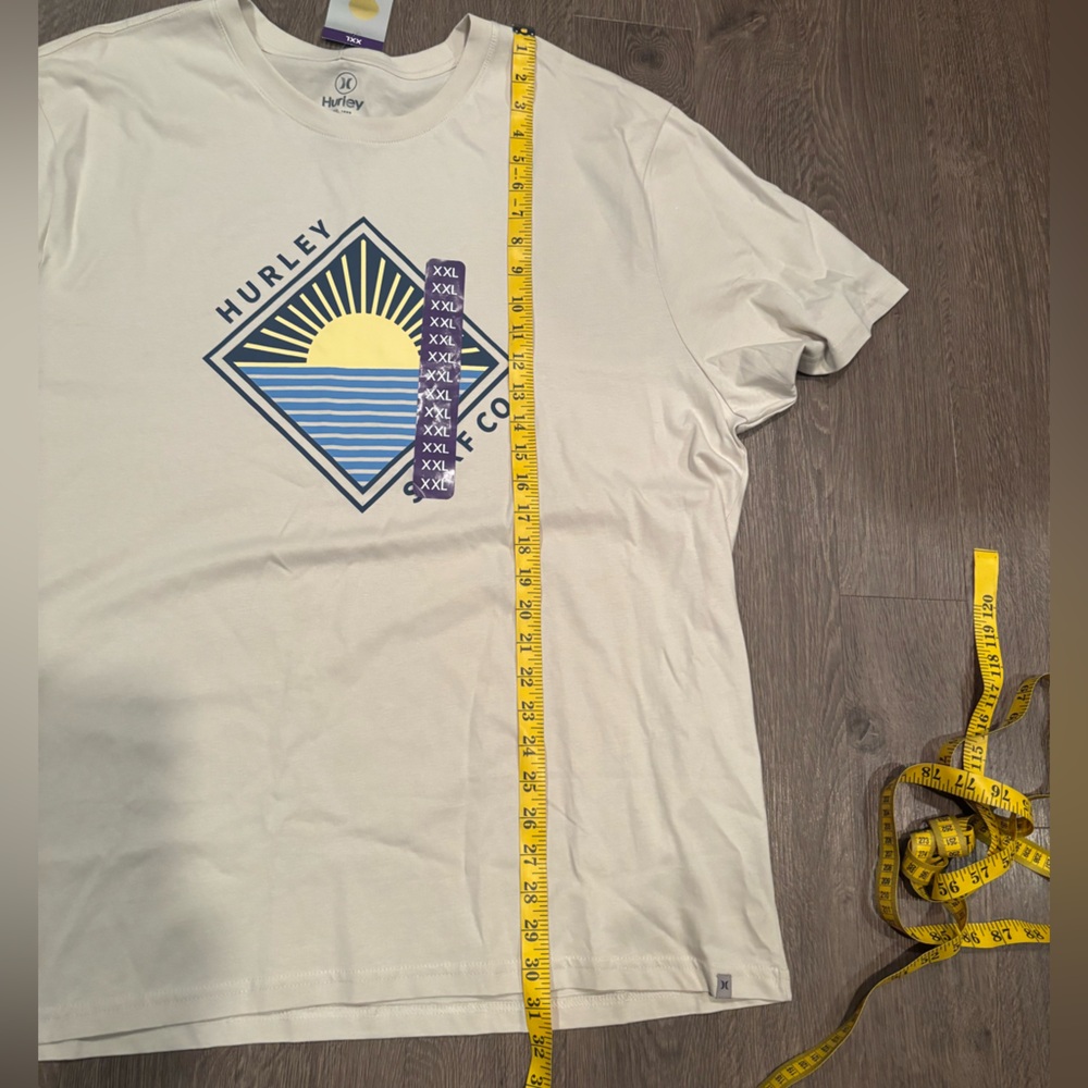 Hurley Men's Beige Surf Graphic Tee - Picture 4 of 6